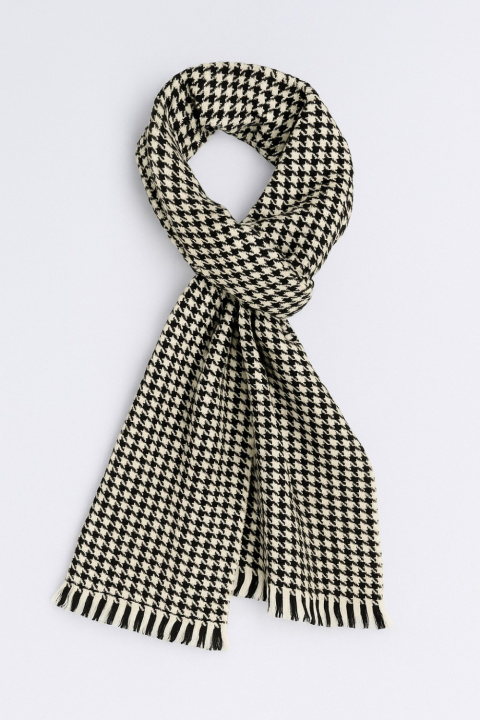 Cashmere Houndstooth Scarf